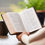 KJV, Compact Bible, Maclaren Series, Leathersoft, Brown, Comfort Print: Holy Bible, King James Version