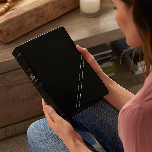 (4917) KJV, Word Study Reference Bible, Leathersoft, Black, Red Letter, Comfort Print: 2,000 Keywords that Unlock the Meaning of the Bible