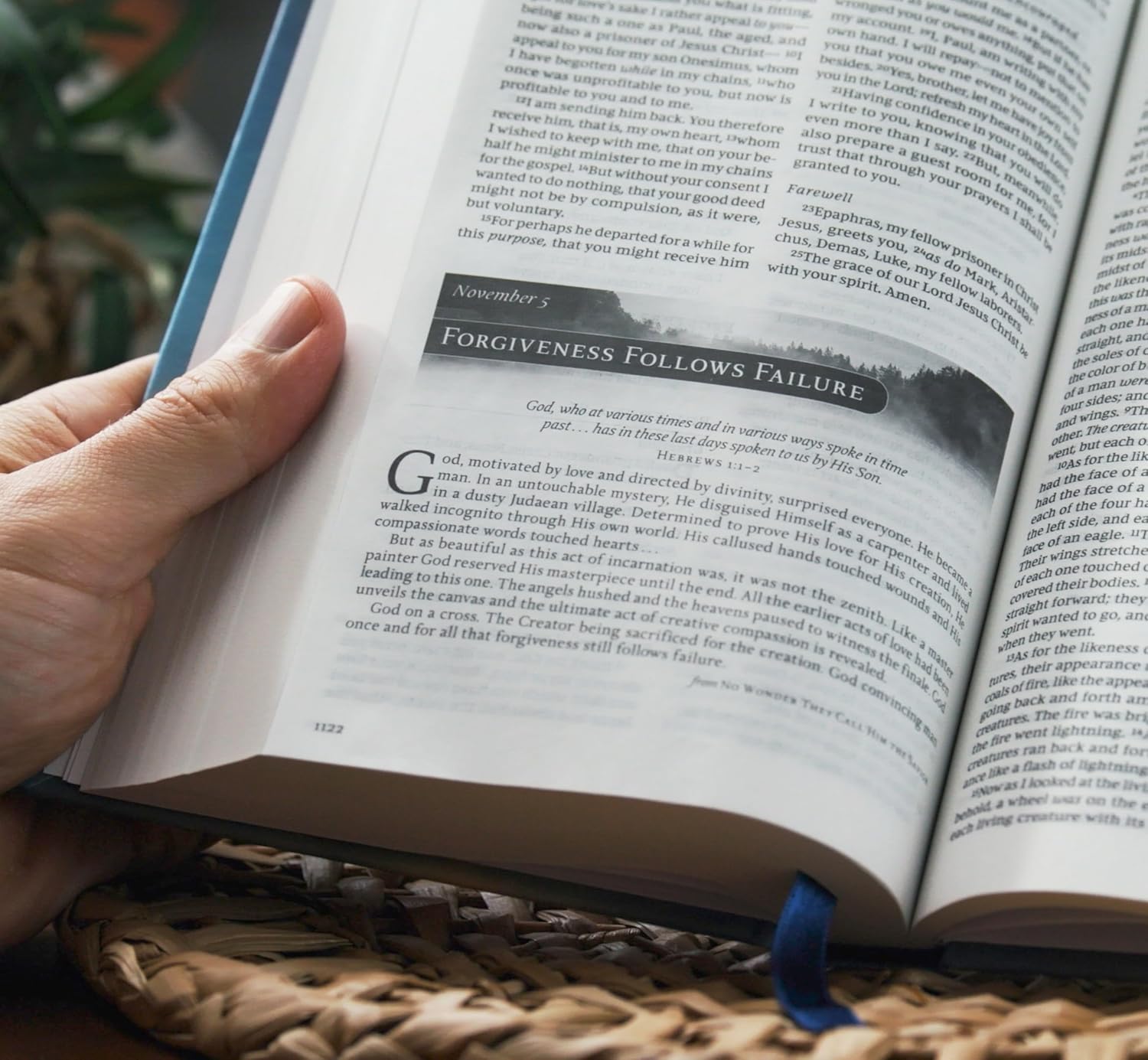 NKJV, Grace for the Moment Daily Bible, Hardcover, Comfort Print: Nkjv, Grace for the Moment Daily Bible, Comfort Print [hardcover] Lucado, Max [Oct 24, 2024]