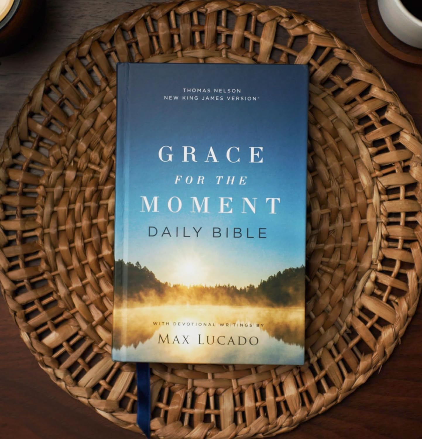 NKJV, Grace for the Moment Daily Bible, Hardcover, Comfort Print: Nkjv, Grace for the Moment Daily Bible, Comfort Print [hardcover] Lucado, Max [Oct 24, 2024]