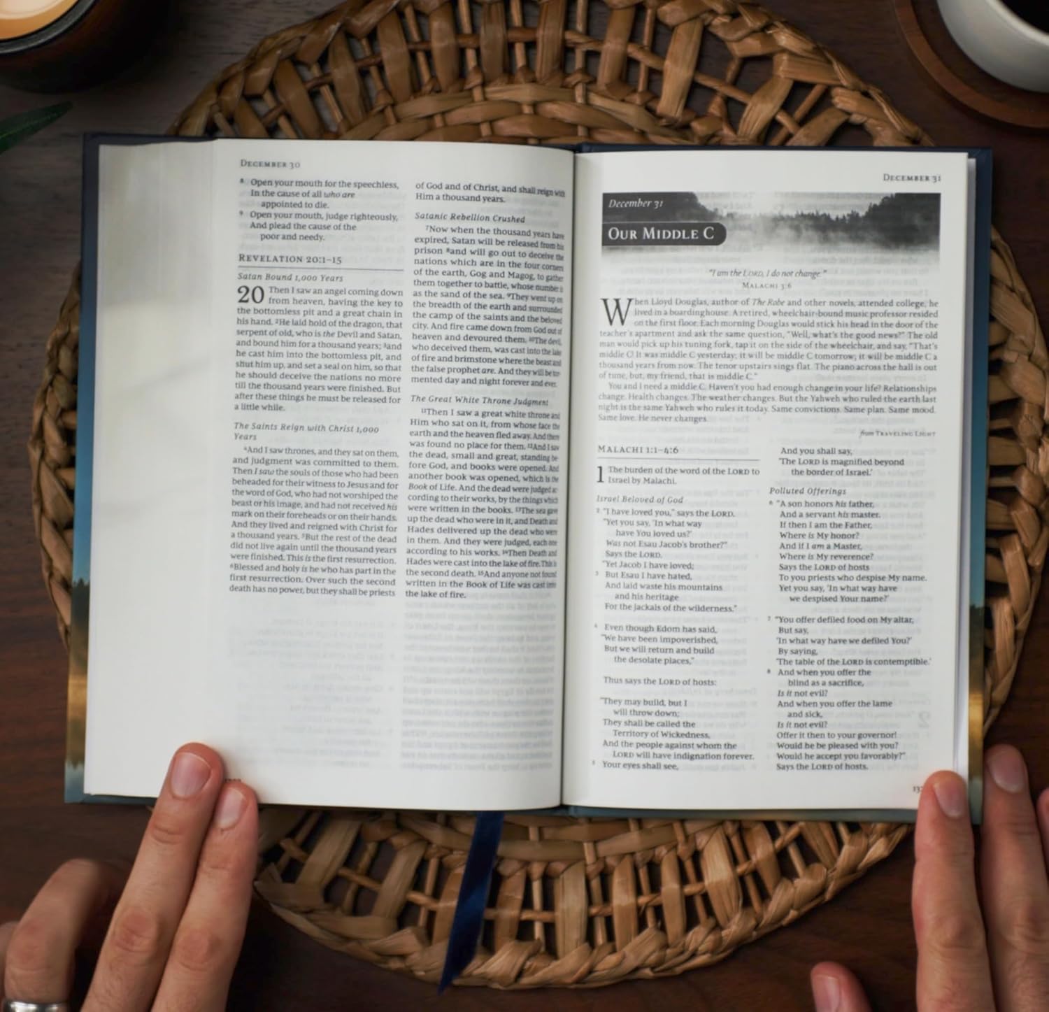 NKJV, Grace for the Moment Daily Bible, Hardcover, Comfort Print: Nkjv, Grace for the Moment Daily Bible, Comfort Print [hardcover] Lucado, Max [Oct 24, 2024]