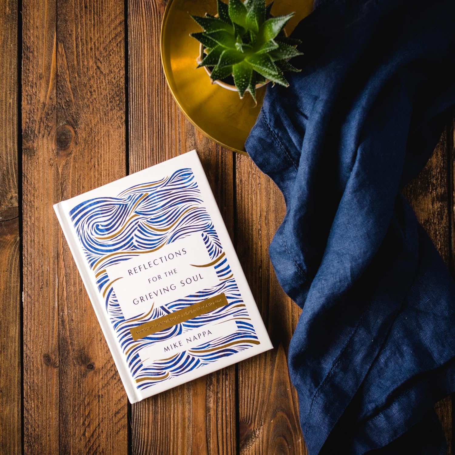 Reflections for the Grieving Soul: Meditations and Scripture for Finding Hope After Loss [hardcover]
